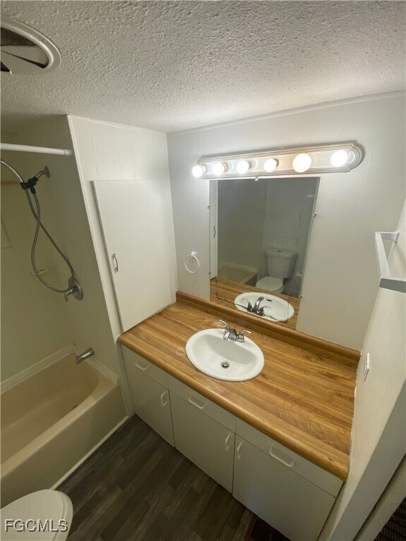 Building Photo - 139 Amber Ave