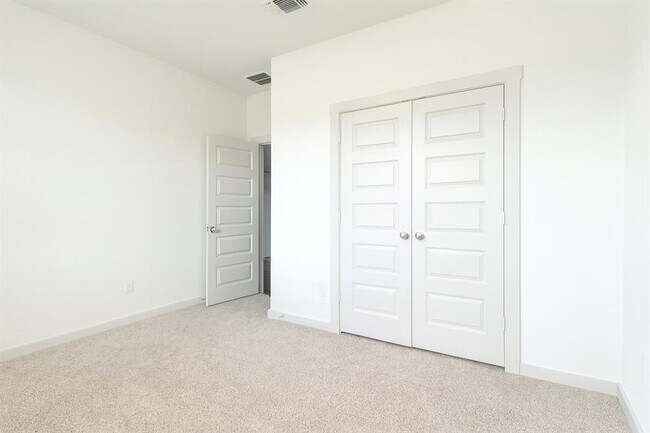 Building Photo - 125 Big Sandy Creek Dr