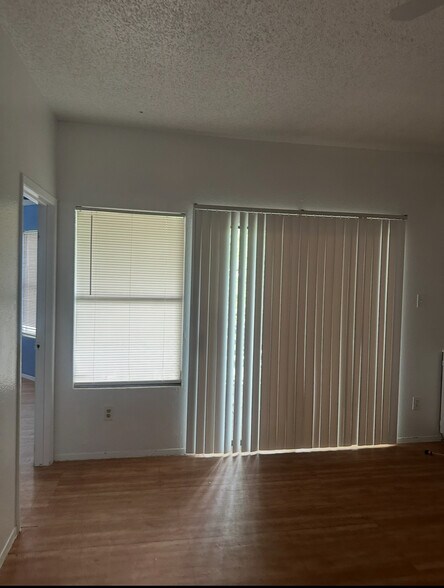 Building Photo - 9504 Kempler Dr