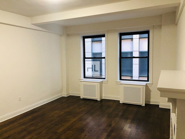 Primary Photo - WEST 55 STREET