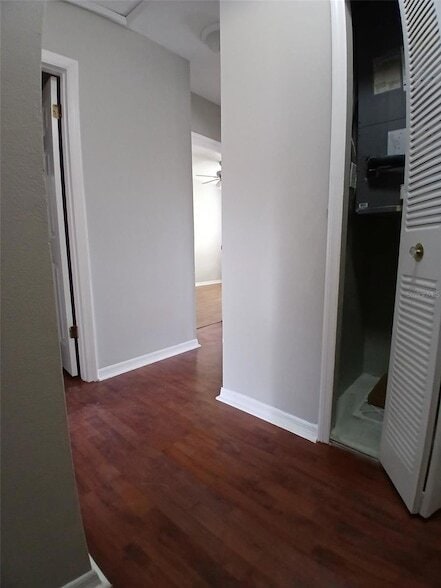 Building Photo - 7454 Wynnewood Square