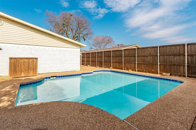 Building Photo - 8822 Miami Dr