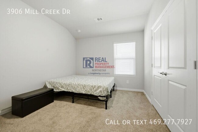 Building Photo - 3906 Ml Crk Dr