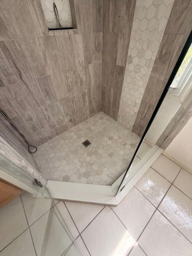 Building Photo - 1226 Avondale Ln