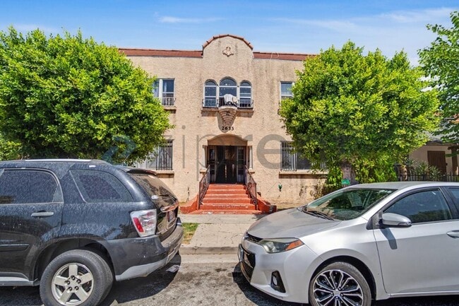 Building Photo - 2633 E 56th St