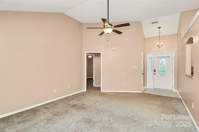 Building Photo - 2916 Dairy Farm Dr