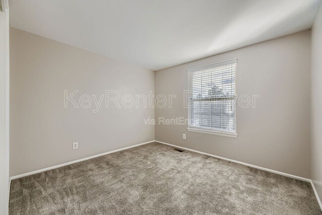 Building Photo - 6930 E Briarwood Dr