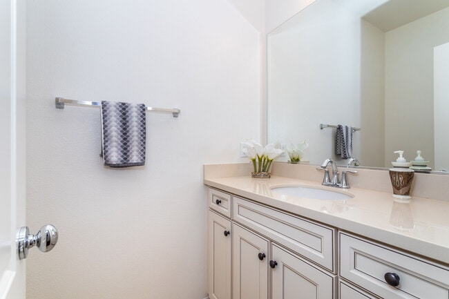 Building Photo - 28629 Farrier Dr