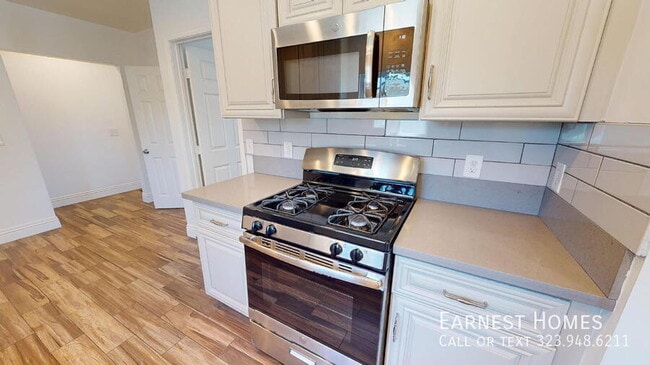 Building Photo - 2691 Thorpe Ave