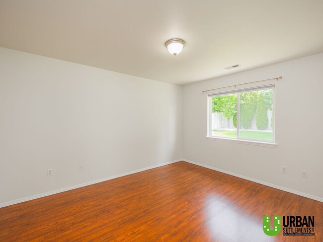 Building Photo - Beautiful 3-Bedroom Home in Desirable Rive...