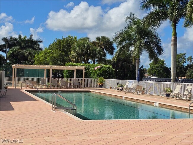 Building Photo - 25069 Peacock Ln