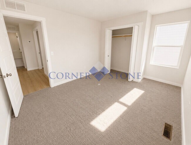 Building Photo - Brand New Home with Stunning Finishes!