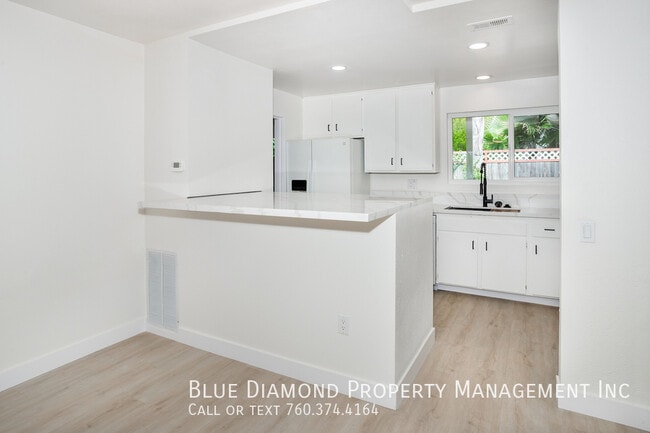 Building Photo - 1441 Peacock Blvd