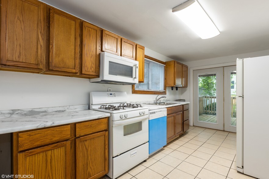 Building Photo - 3051 N Leavitt St