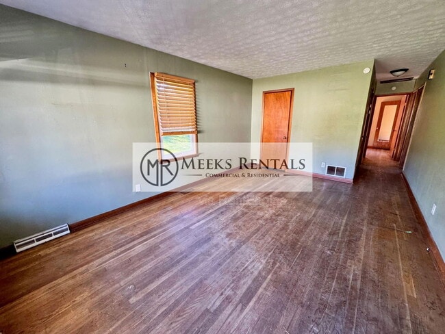 Building Photo - 1987 McVeigh Ave