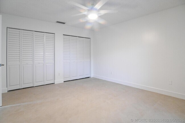 Building Photo - 1148 Summit Trail Cir