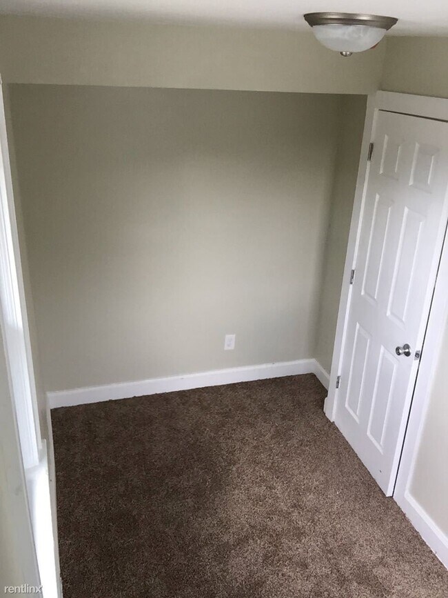 Building Photo - 3 br, 1 bath Duplex - 1637 Kalamazoo Ave S...