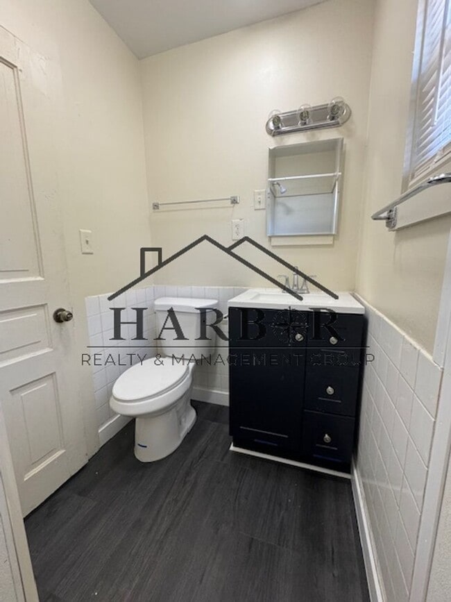 Building Photo - 1/2 Off first full month of rent!