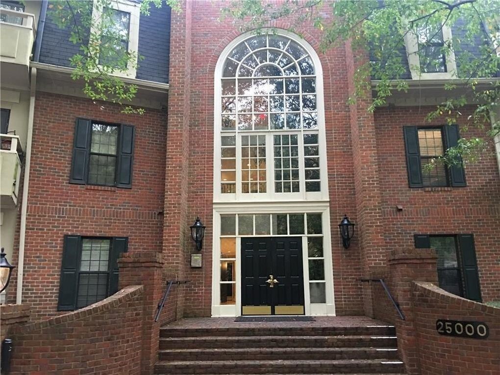 Building 25000 - 25116 Plantation Dr NE