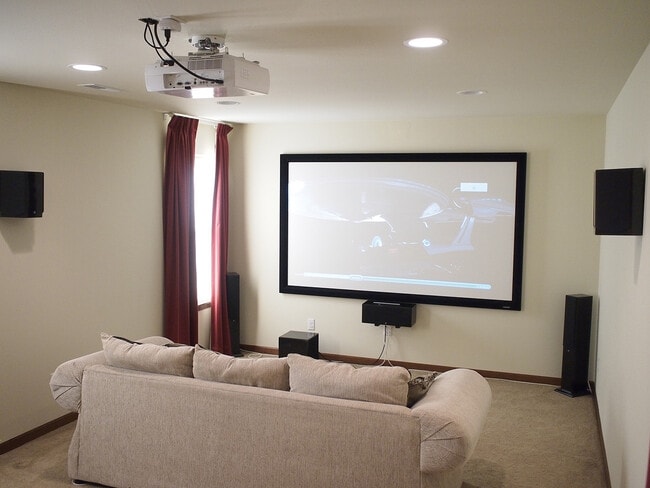 Building Photo - ***PENDING APPLICATION***Impressive Dog Fr...