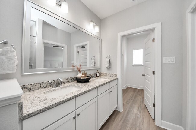 Building Photo - 5300 Berkeley Knl Cir