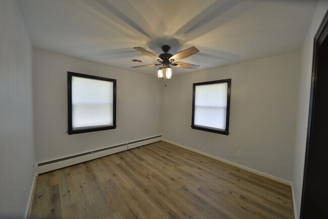 Building Photo - Seaford Rancher