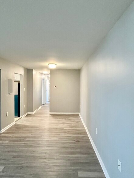 Building Photo - 7572 Belle Grae Dr