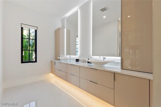 Building Photo - 27287 Tennessee St