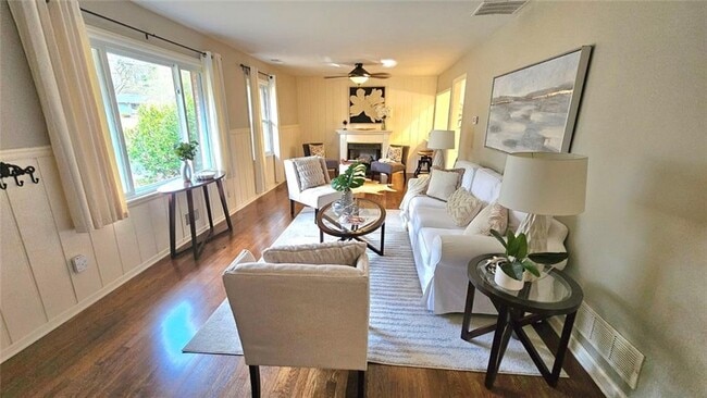 Building Photo - 2343 Hunting Valley Dr