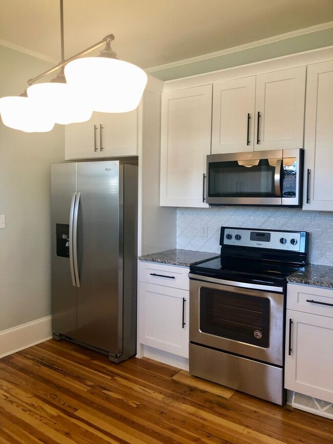 Building Photo - Cute Ranch in Mill Village; Beautifully Maintained.