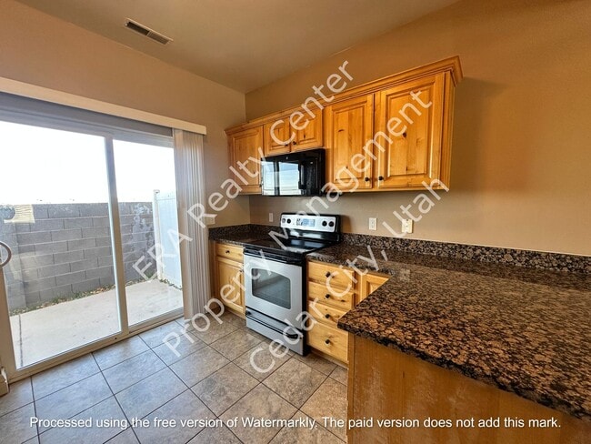 Building Photo - 576 W 1045 N