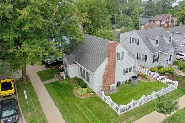 Building Photo - 1103 1st St NW