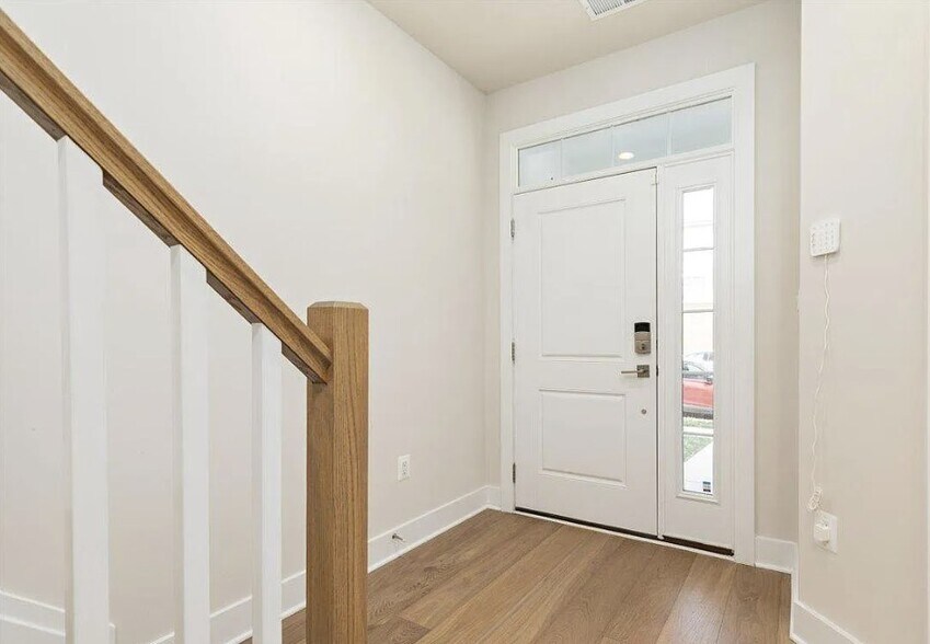 Building Photo - 23149 Dunlop Heights Ter