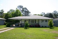 Building Photo - 1116 Deerwood St