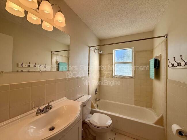 Building Photo - 3785 Union Pacific Dr E