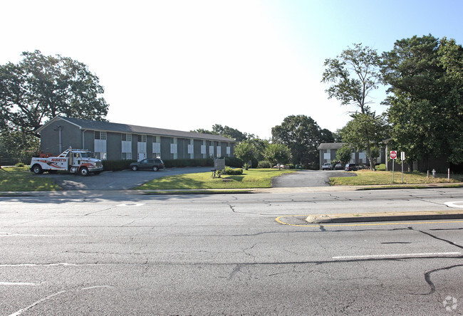 Primary Photo - Greystone Court Apartments