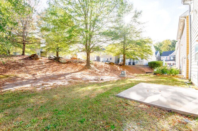 Building Photo - 4 Bedroom/2.5 Bath Townhouse!