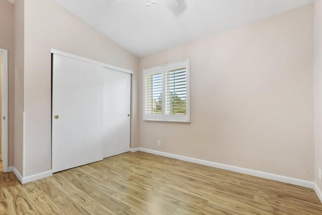 Building Photo - 10976 Glencreek Cir