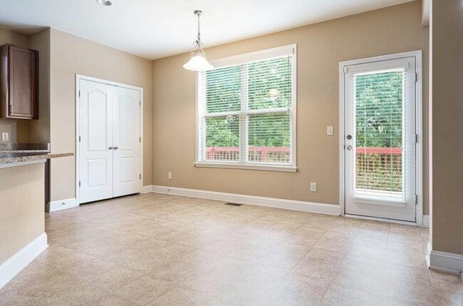 Building Photo - 1010 Chelsey Way