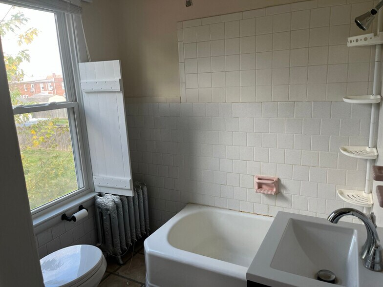 Building Photo - 44 Middle St