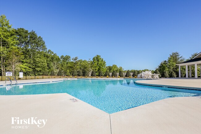 Building Photo - 404 Stonefence Dr