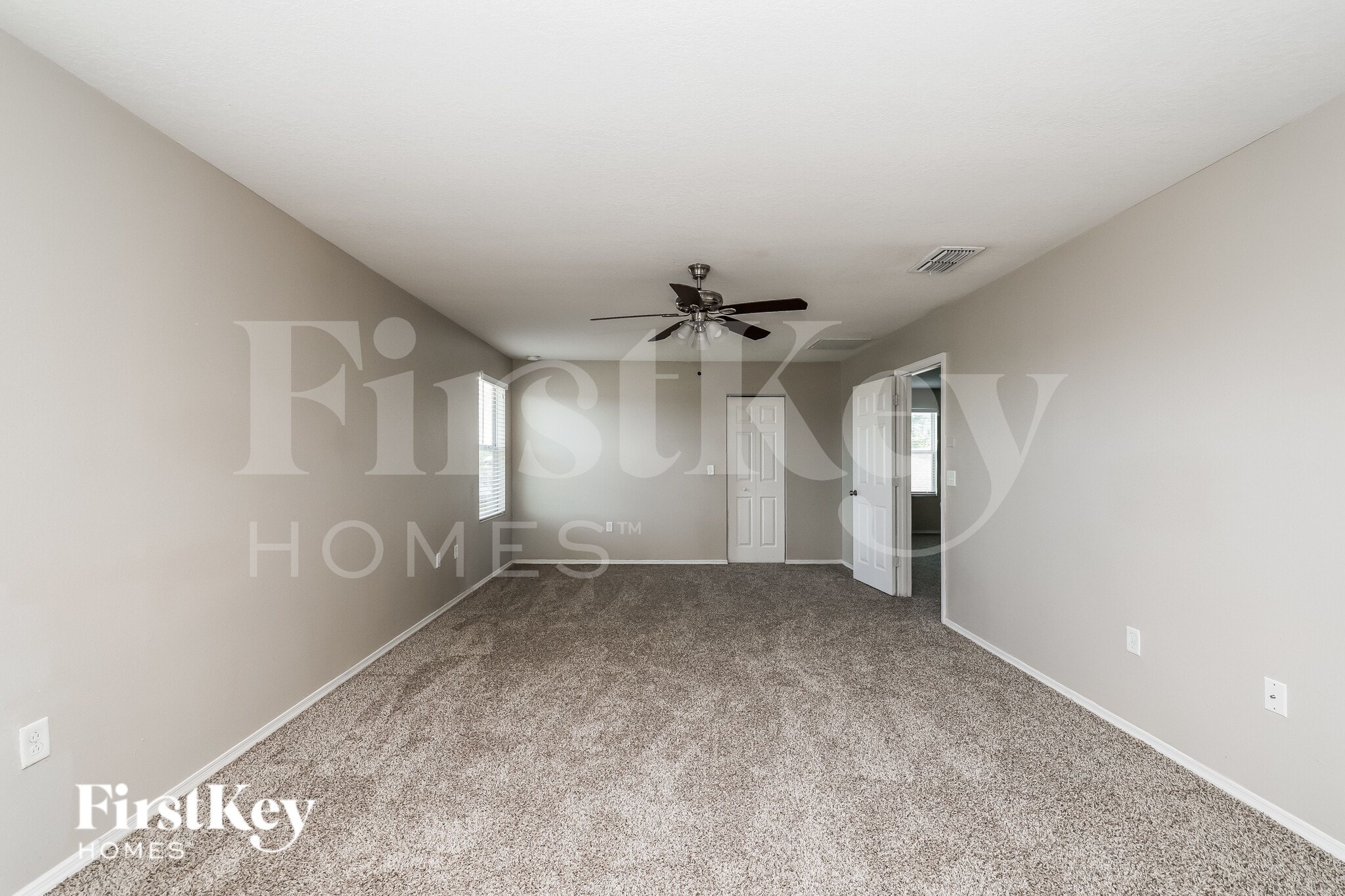 Building Photo - 5455 Sandy Shell Dr