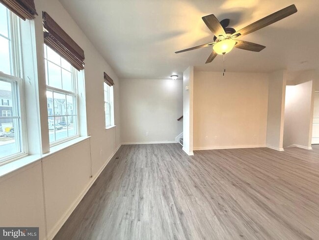 Building Photo - 189 Magellan Dr