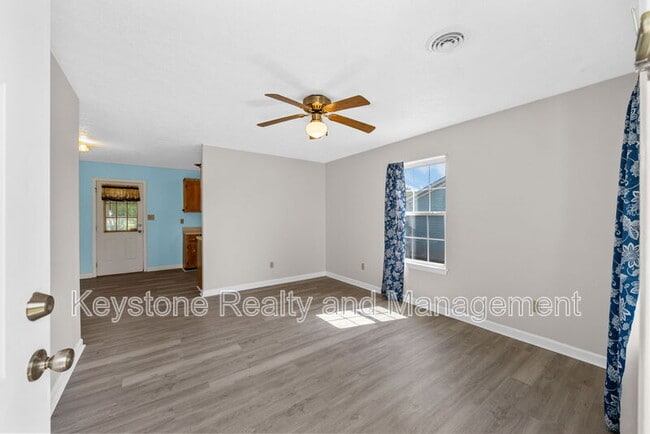 Building Photo - 405 Eddy St