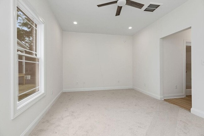 Building Photo - 1025 Frye St