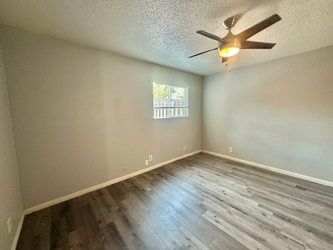 Building Photo - 1 BED 1 BATH IN AUSTIN TX!