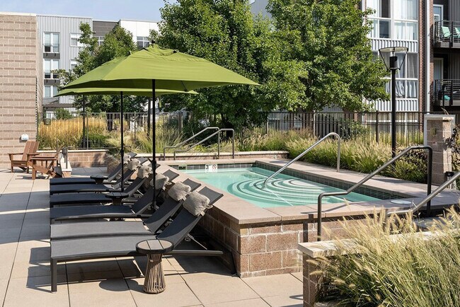 Building Photo - 350 S Jackson St