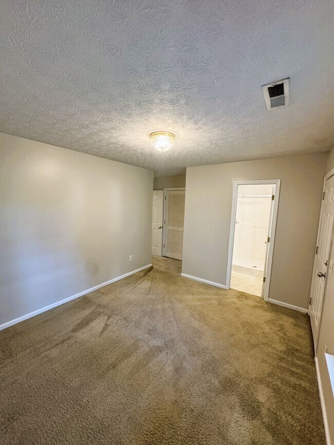 Building Photo - 315 Emerson Ln