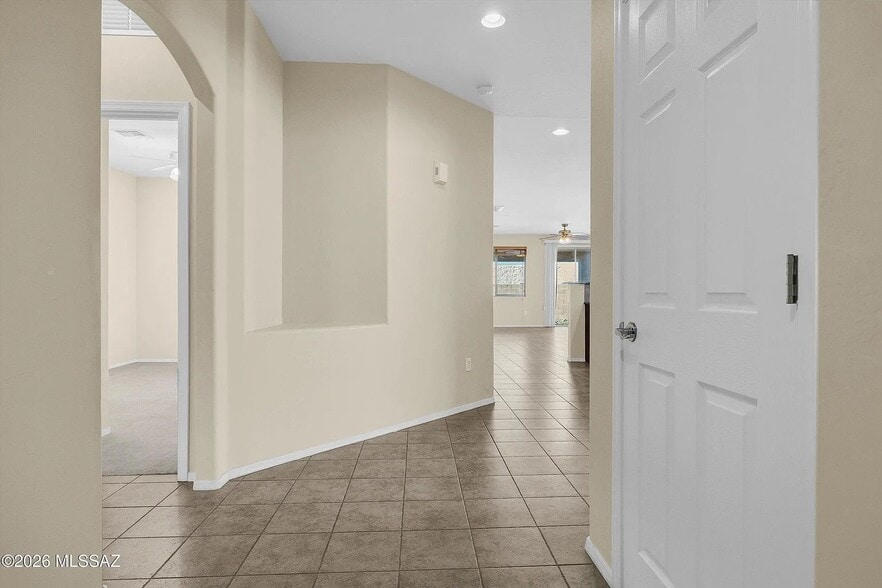 Building Photo - 2221 E Stone Stable Dr