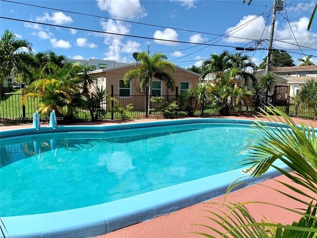 Building Photo - 2316 Madison St